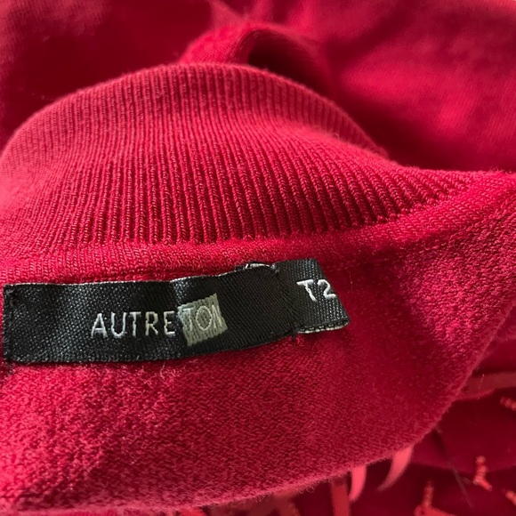 Vintage Red Textured Sleeveless Turtleneck Top - Picture 4 of 6